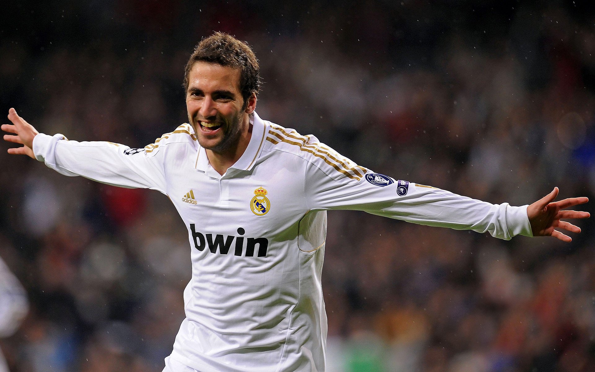 开云体育下载-绿茵新篇，中国足球历史性一役，阿圭罗闪耀中的超越